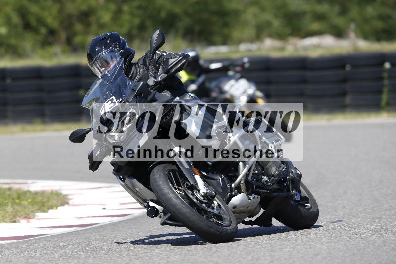 /Archiv-2025/48 25.08.2025 Cornu Master School ADR/blau-bleu/73